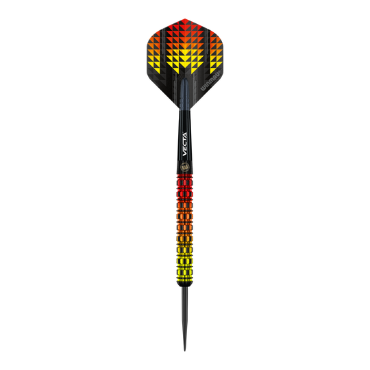 Winmau Firestorm Flame Parallel Steeldarts Der Winmau Firestorm Flame Parallel Steeldart hat ein auffälliges Design in Flammenfarben mit gelben, orangefarbenen und roten Akzenten. Der Schaft und Flight sind schwarz mit geometrischen Mustern, die an Feuer erinnern.