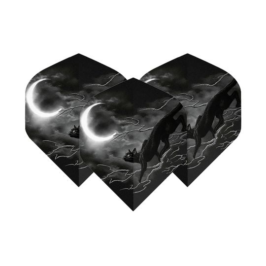 Alchemy Minnaloushe No2 Standard Flights Das Bild zeigt die Alchemy Minnaloushe No2 Standard Flights. Auf den Flights ist eine schwarze Katze vor einem Halbmond und dunklen Wolken abgebildet.