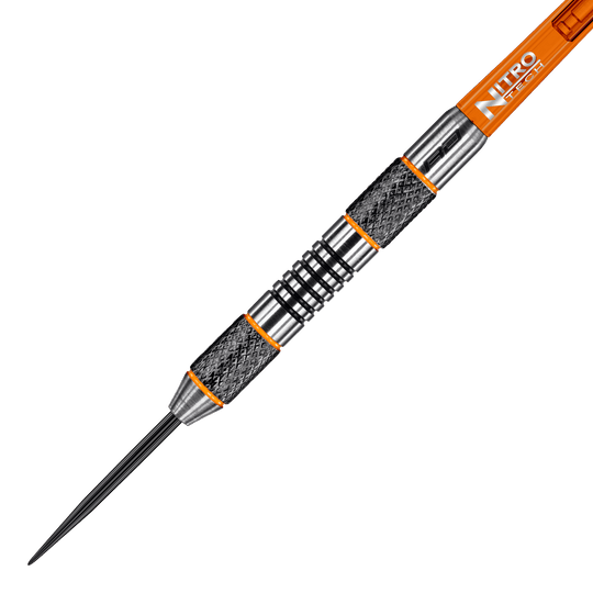 Rzutki stalowe Red Dragon Amberjack 5 - 24g Dies ist ein Red Dragon Amberjack 5 Steeldart mit einem Gewicht von 24 Gramm. Der Dart hat ein silbernes und schwarzes Design mit orangenen Akzenten und einem Nitro Tech Schaft.
