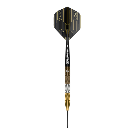 Das Bild zeigt einen GOAT Ceremony Tungsten Steeldart mit einem eleganten Design in Gold, Silber und Schwarz. Auf dem Schaft steht der Schriftzug "GRIP-TECH".