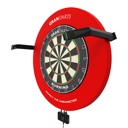 GranDarts Gran Eye GEN2 Steeldart automatyczny system punktacji Das Bild zeigt das GranDarts GranEye Steeldart Auto-Scoring-System mit einer roten Umrandung um die Dartscheibe. Zwei schwarze Arme mit Sensoren ragen seitlich heraus, um die automatische Punktezählung zu ermöglichen.