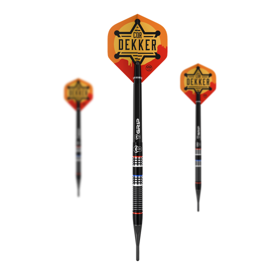 Bulls Cor Dekker The Sheriff Soft Darts - 20g Auf diesem Bild sieht man die Bulls Cor Dekker The Sheriff Softdarts - 20g als komplettes Set. Die Darts liegen nebeneinander angeordnet.