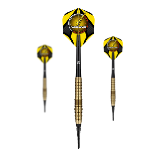 Shoty Redline Gizmo Soft Darts - 20g Das Bild zeigt drei Softdarts des Produkts "Shot Redline Gizmo Softdarts - 20g". Die Darts haben gelb-schwarze Flights und einen gerillten, goldfarbenen Schaft.