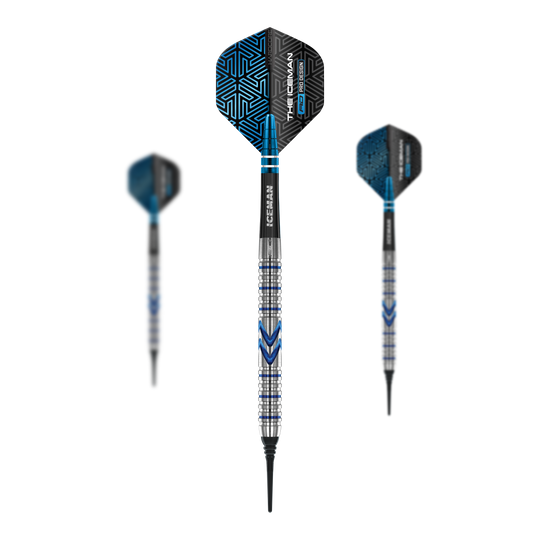 Czerwone lotki do gry Red Dragon Gerwyn Price Iceman Midnight Edition Soft Darts – 20 g Das Bild zeigt drei Softdarts des Modells "Red Dragon Gerwyn Price Iceman Midnight Edition" mit 20g Gewicht. Die Darts sind silber, blau und schwarz und haben ein auffälliges, modernes Design.