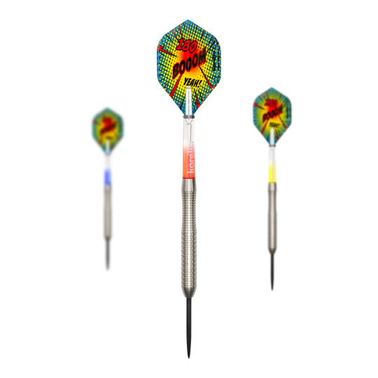 Dies ist ein Satz Karella Comic Line CL-2 Steeldarts - 23g. Die Steeldarts werden zusammen präsentiert.