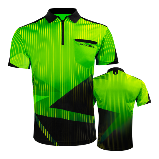 Harrows Shard Dartshirt - Grün Das Bild zeigt das Harrows Shard Dartshirt in Grün mit modernen schwarzen und gelben Streifenmustern. Auf der Vorderseite befindet sich eine Brusttasche mit dem Aufdruck „Harrows“.