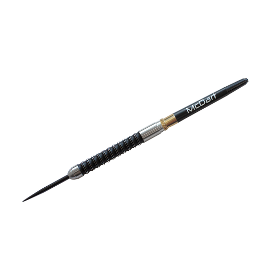 Das Bild zeigt einen schwarzen Dartpfeil mit der Aufschrift "McDart". Es handelt sich um das Produkt "Addagramms Zusatzgewichte", das zur Gewichtsanpassung von Dartpfeilen verwendet wird.