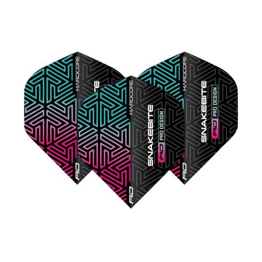 TF6822_Red_Dragon_Hardcore_Peter_Wright_Snakebite_Black-Rainbow_Standard_Flights_11MmRVHylmQryw Das Bild zeigt die "Red Dragon Hardcore Peter Wright Snakebite Black Rainbow Standard Flights". Die Flights haben ein schwarzes Design mit bunten geometrischen Mustern in Türkis und Pink.