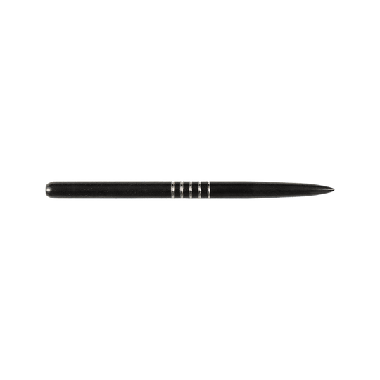 57747_Bulls_GP2_Steeldartspitzen_Schwarz_38mm_2 Das Bild zeigt eine schwarze Steeldartspitze des Produkts "Bulls GP2 Steeldartspitzen Schwarz". Die Spitze hat mehrere silberne Rillen in der Mitte zur besseren Griffigkeit.