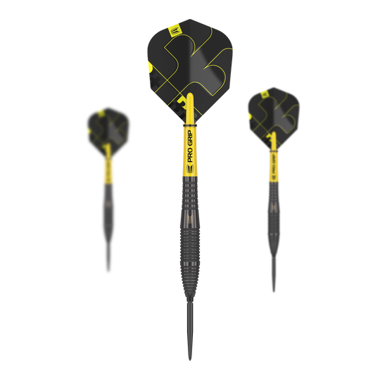 Stalowe lotki Target Bolide Void 05 Swiss Point Das Bild zeigt drei Target Bolide Void 05 Swiss Point Steeldarts. Die Darts haben ein schwarzes Design mit gelben Akzenten und der Aufschrift "Pro Grip" auf dem Schaft.