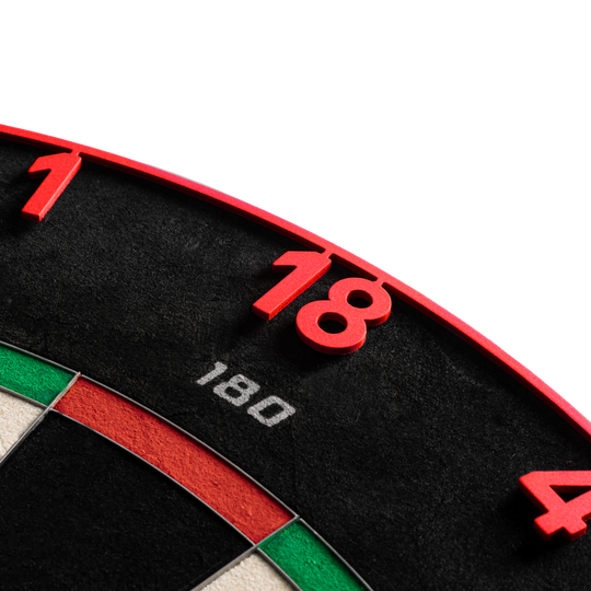 Dieses Bild zeigt das Precise 180 Endorphine Steeldartboard mit Nummernring in Inferno Red. Das Dartboard eignet sich ideal für anspruchsvolle Dartspieler.