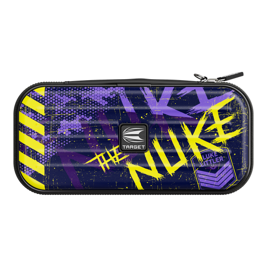 Etui na lotki Target Takoma Luke Littler Das Bild zeigt das Produkt "Target Takoma Luke Littler Dartcase" mit einem auffälligen Design in Lila und Gelb. Auf dem Etui steht in gelber Schrift "THE NUKE" sowie der Name "Luke Littler".